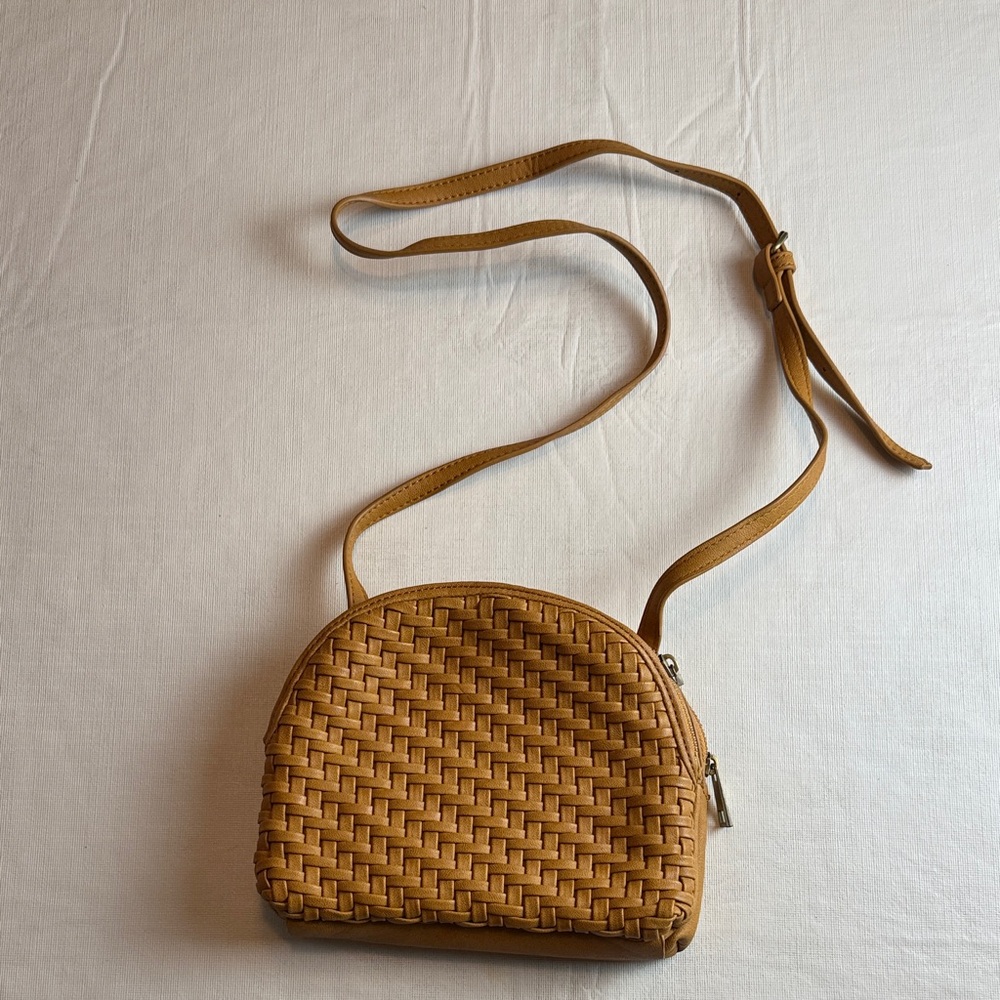 Street Level Women's Tan Woven Two Zippered Compartments Crossbody Bag